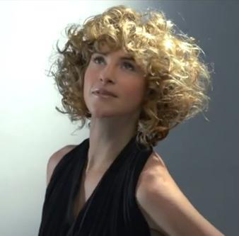 KINSTYLE Curly hajgöndörítő parfümmel