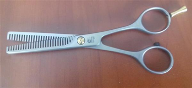 Hajvágó ritkító olló Cerena Solingen Concour5,5″ újtámasszal