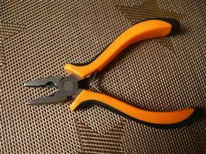 Keratin törő és hüvely roppantó egyenes lapos fogó